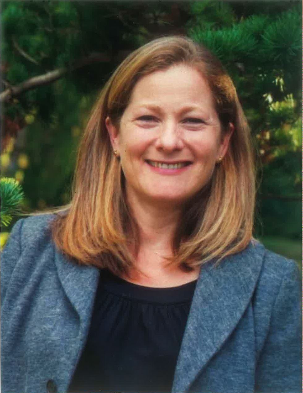 Julie Blake headshot